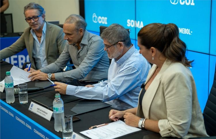 Fundación Prodigio y CONMEBOL firman un acuerdo para llevar atención odontológica a niñas y niños del Programa CONMEBOL SUMA Fútbol 360°